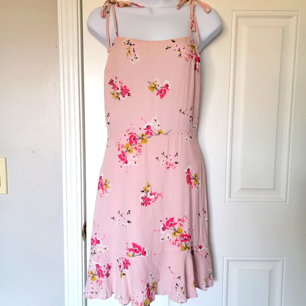 Express sundress pink floral, tie sleeves, ruched back, ruffle hem. XS